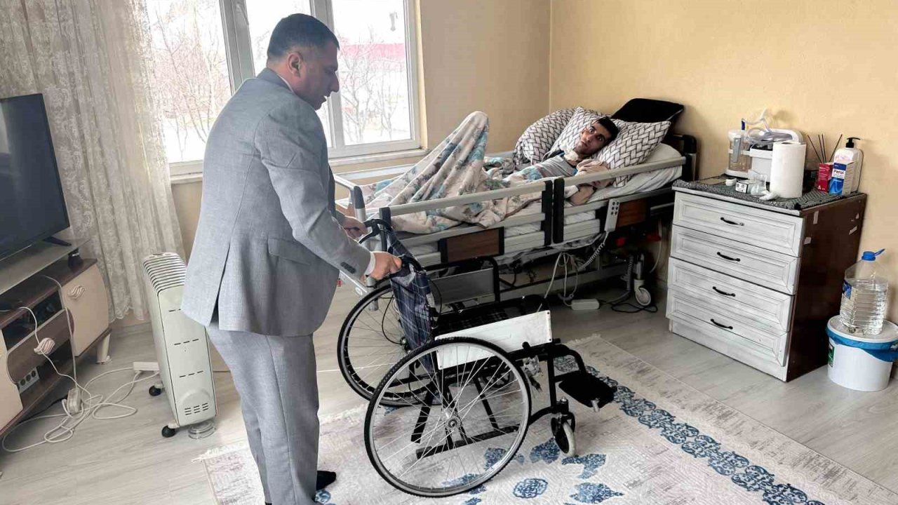 Muradiye ilçesinde anlamlı bayram hediyesi