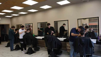 Müşteriler tıraşı son güne bıraktı: Berberler yoğunluktan randevu sistemine geçti