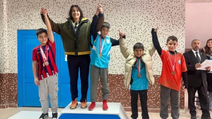 Öğrenciler atletizmde il dereceleri elde etti