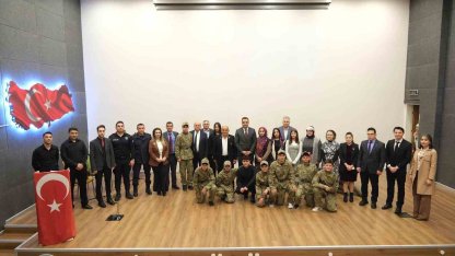 Öğrencilerin hazırladığı program büyük beğeni topladı