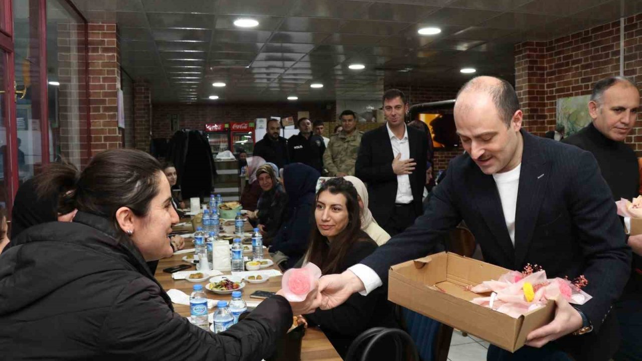 Oltu Kaymakamlığı kadınları unutmadı