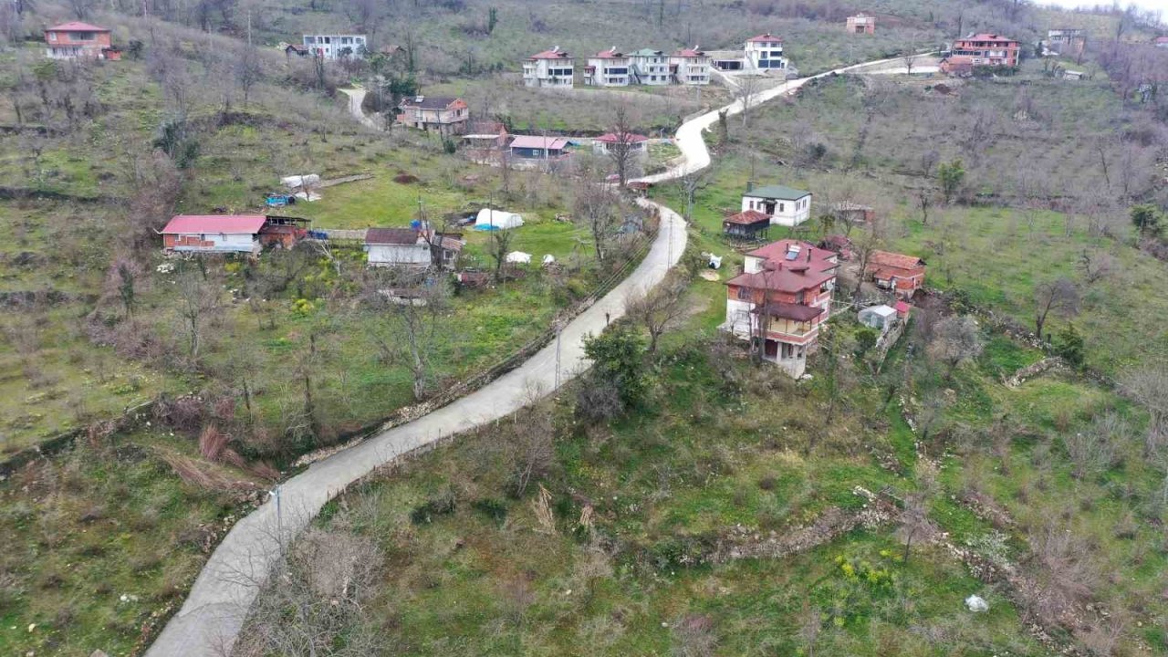 Ordu’da beton yol çalışmaları devam ediyor