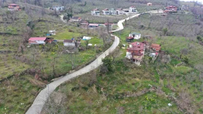 Ordu’da beton yol çalışmaları devam ediyor