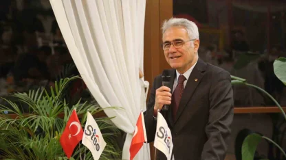 Özdemir, " Yerinde kalkınma ile ilçeler büyüyecek, Sivas güçlenecek"