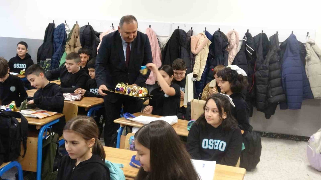 Pendik’te ara tatil sonrası ilk ders zili bayram coşkusuyla çaldı