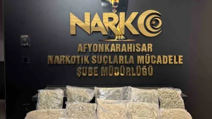 Polis kolilerle taşınan 9 kilogram uyuşturucu madde ele geçirdi