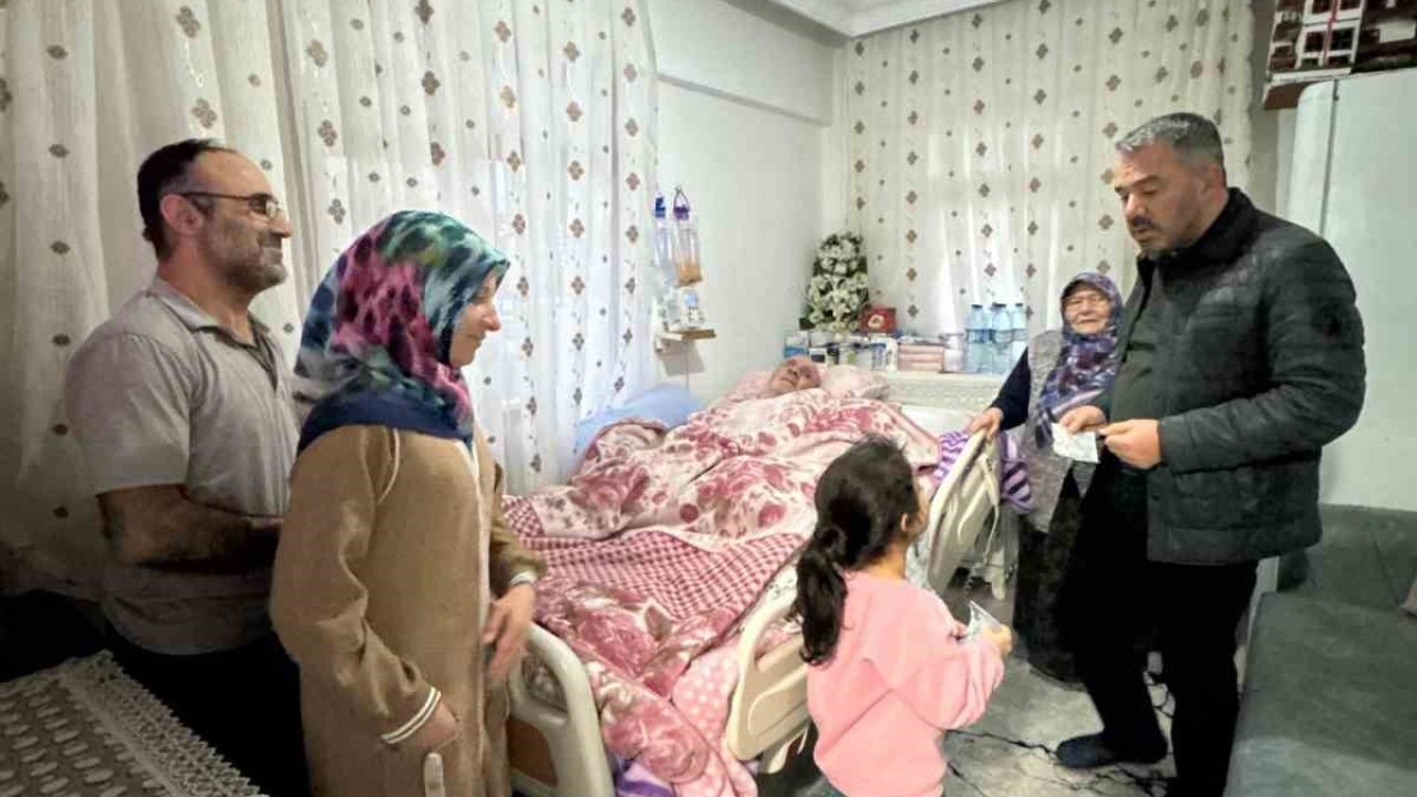 Pursaklar Belediyesi’nden evinden çıkamayan hastalara anlamlı ziyaret