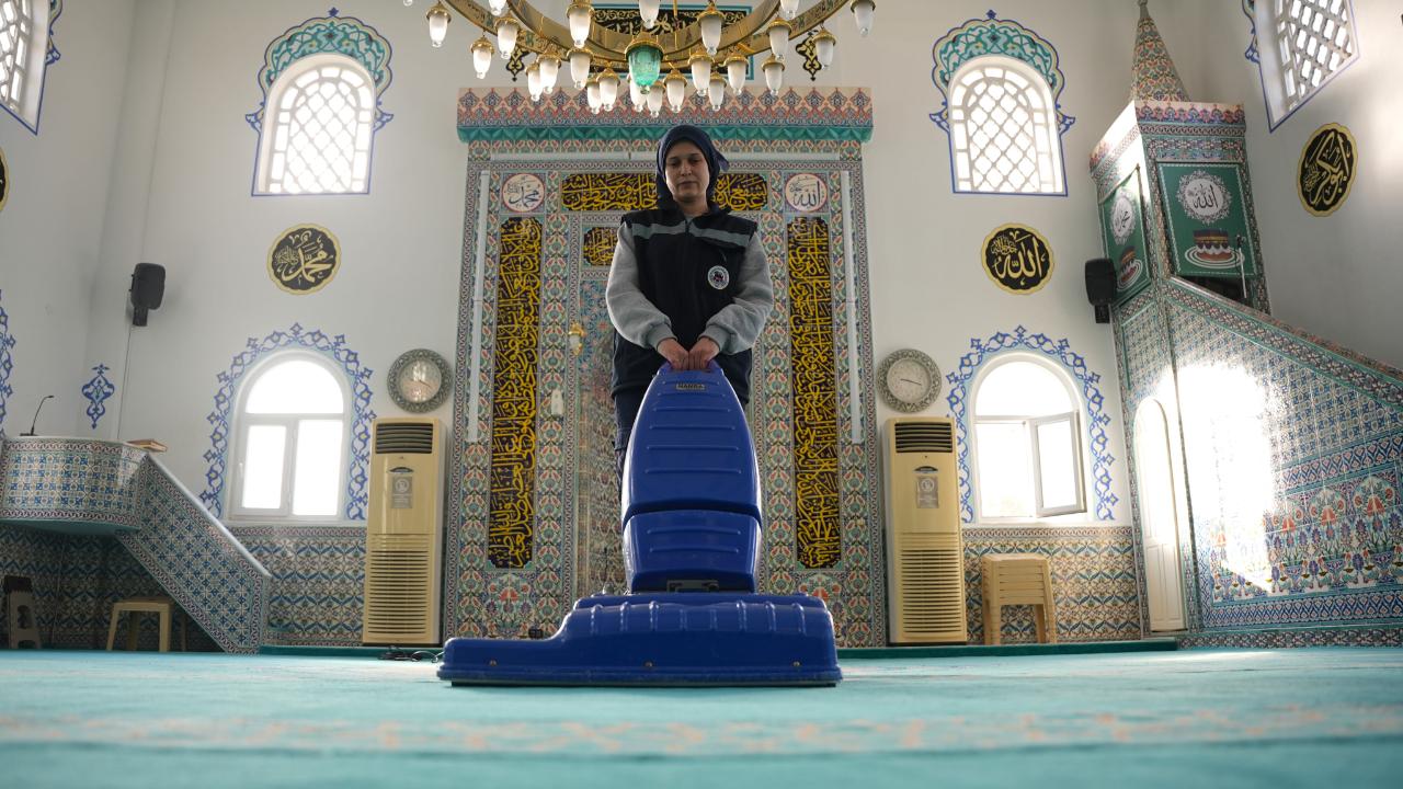 Ramazan'da Kemalpaşa Camileri pırıl pırıl