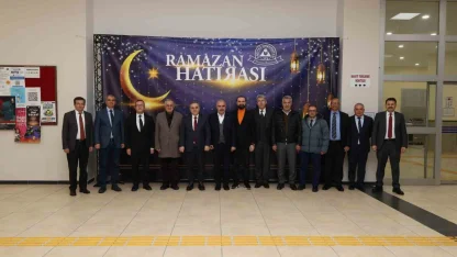 Rektör Prof. Dr. Altun, öğrenciler ile iftar yaptı