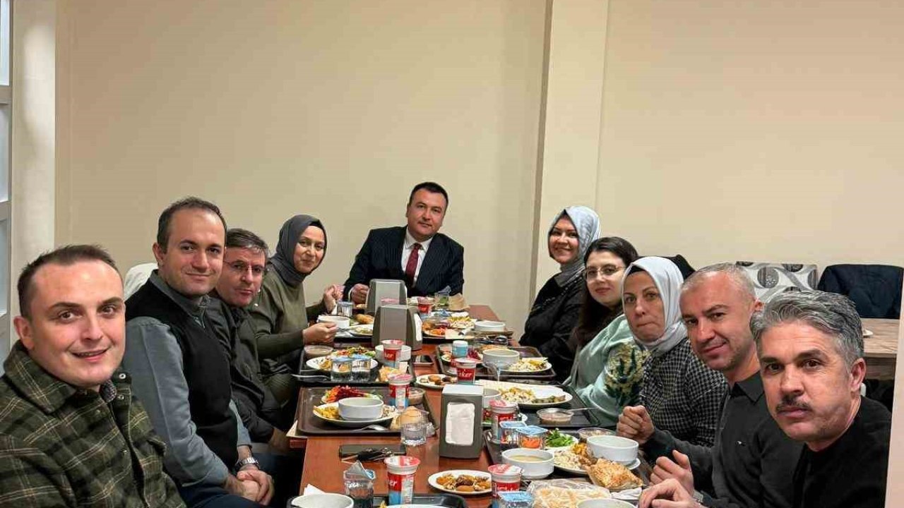Sağlık çalışanları iftar programında bir araya geldi