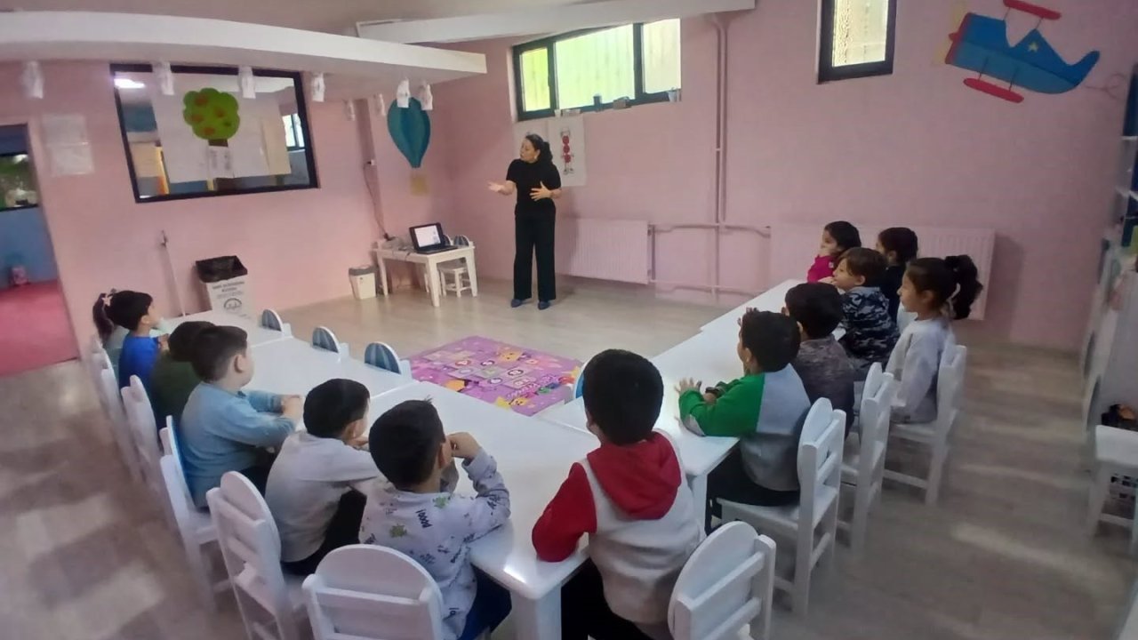 Sağlık personelinden minik öğrencilere hijyen eğitimi