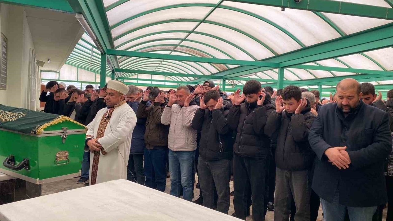 Sahurda fenalaştı, hastanede hayatını kaybetti