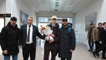 Şampiyona çiçekli karşılama