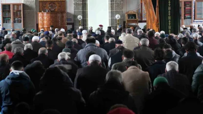 Samsun’da "çifte bayram" coşkusu: Vatandaşlar camilere akın etti