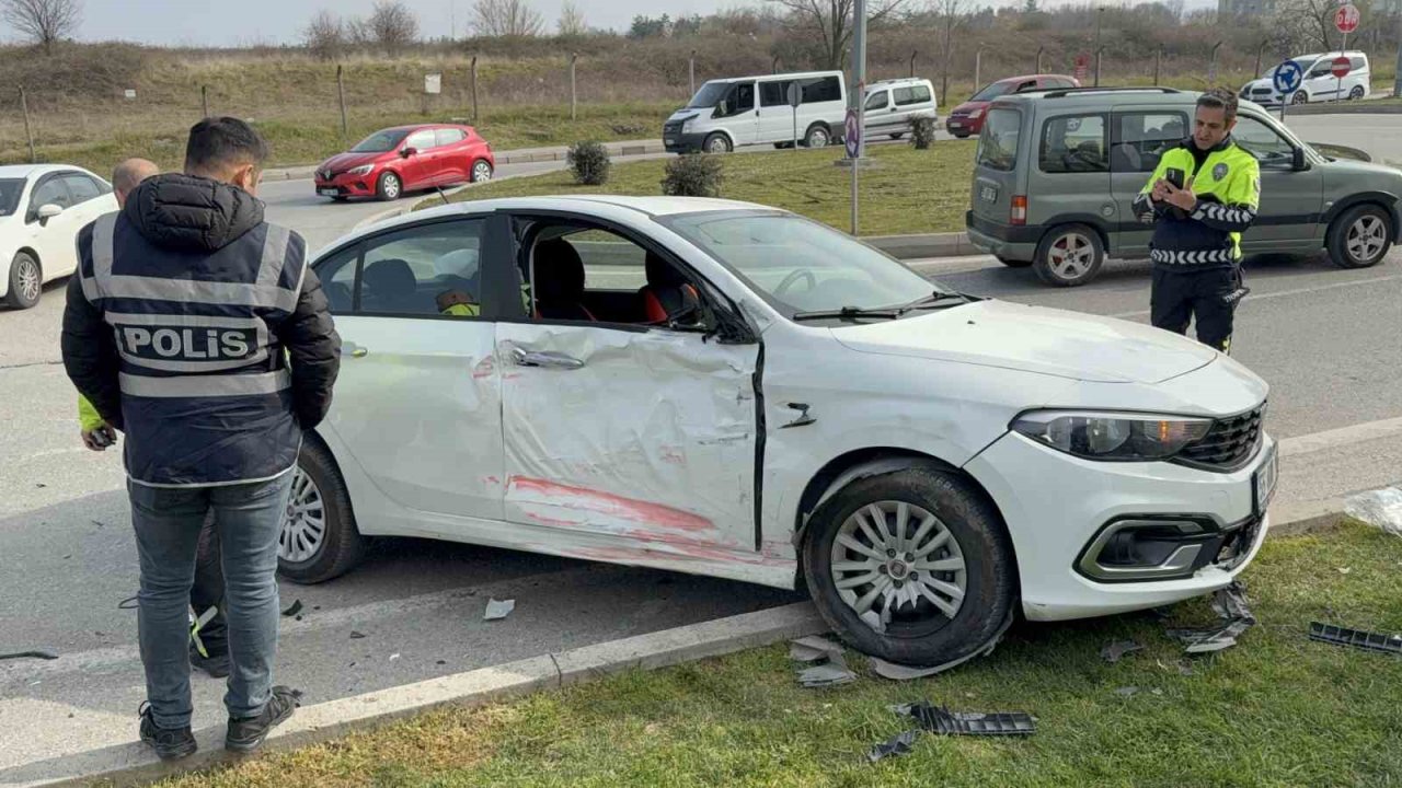 Samsun’da otobüs ile otomobil kavşakta çarpıştı: 9 yaralı
