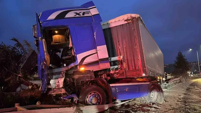 Samsun’da tır devrildi: 1 yaralı