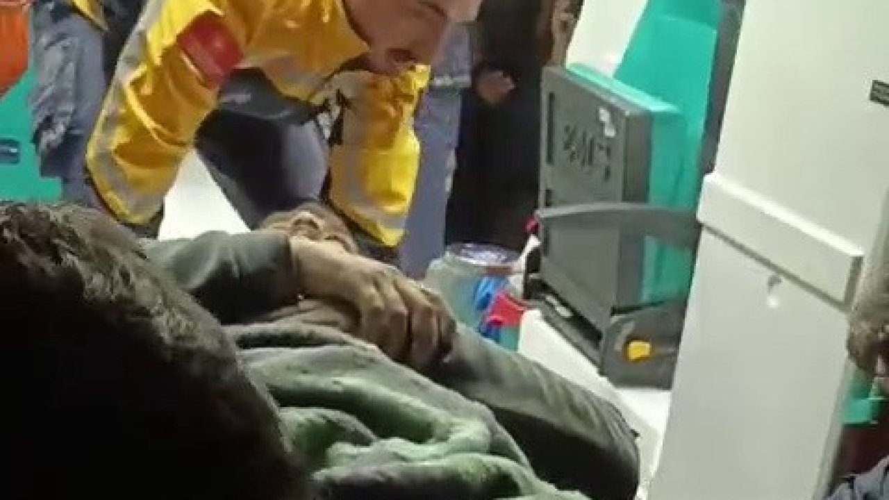 Şantiyede işçi, eleme makinesinde sıkıştı