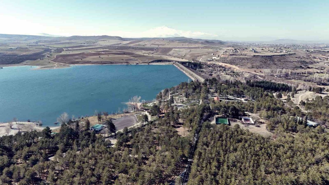 Sarımsaklı Barajı Mesire Alanı, yenilenen yüzüyle vatandaşların ziyaretini bekliyor