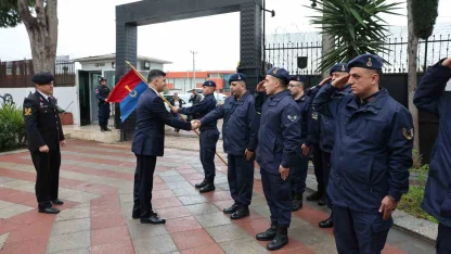 Şener, bayramda görev başındakileri ve şehit ailelerini unutmadı