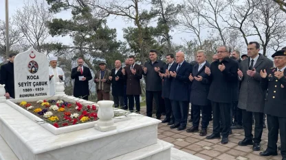 Seyit Onbaşı kabri başında anıldı