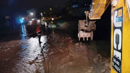 Siirt Valiliği: "Kurtalan’da sel ve taşkınlara 21 araç ve 59 personel ile müdahale edildi"