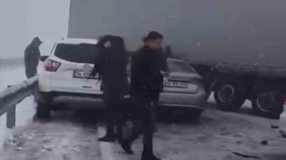 Siverek-Diyarbakır karayolunda zincirleme kaza: Yol trafiğe kapandı