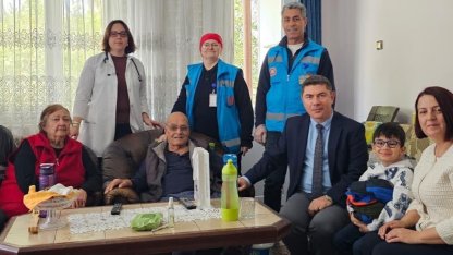 Söke’de yaşlı çınarları ziyaret edip, moral verdiler