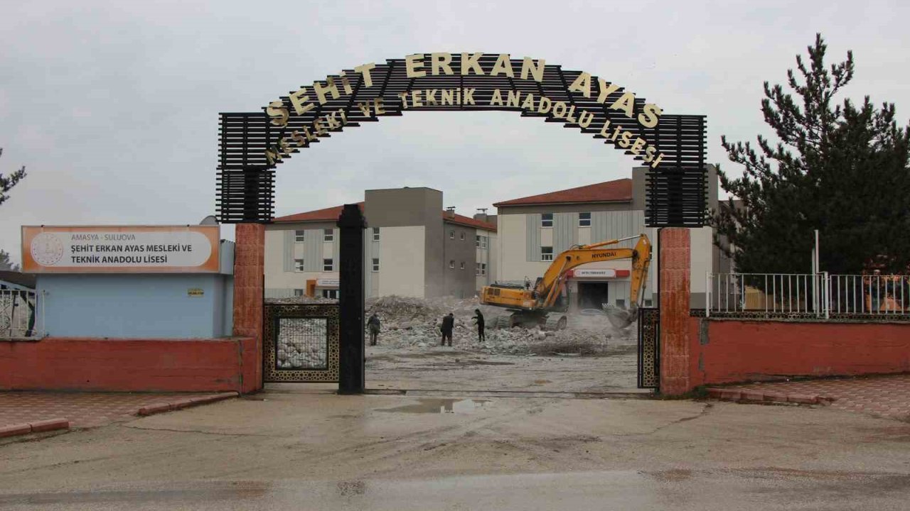 Suluova’da 40 yıllık okulun yerine mesleki eğitim üssü yapılıyor