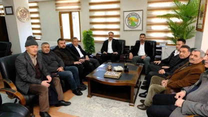 Tanoğlu, İliç’te esnafı ziyaret etti, iftarda buluştu