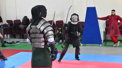 Tarihin izinde kılıçlar çarpıştı