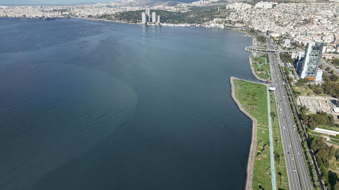 Tarım ve sanayi atıklarıyla kirlenen Gediz İzmir Körfezi’ne akıyor