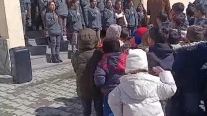 Taşlıçay’da Ramazan etkinliğinde minik kızın ilahiye eşliği tebessüm oluşturdu