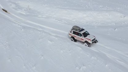 Tatvan’da rahatsızlanan hasta paletli ambulansla kurtarıldı