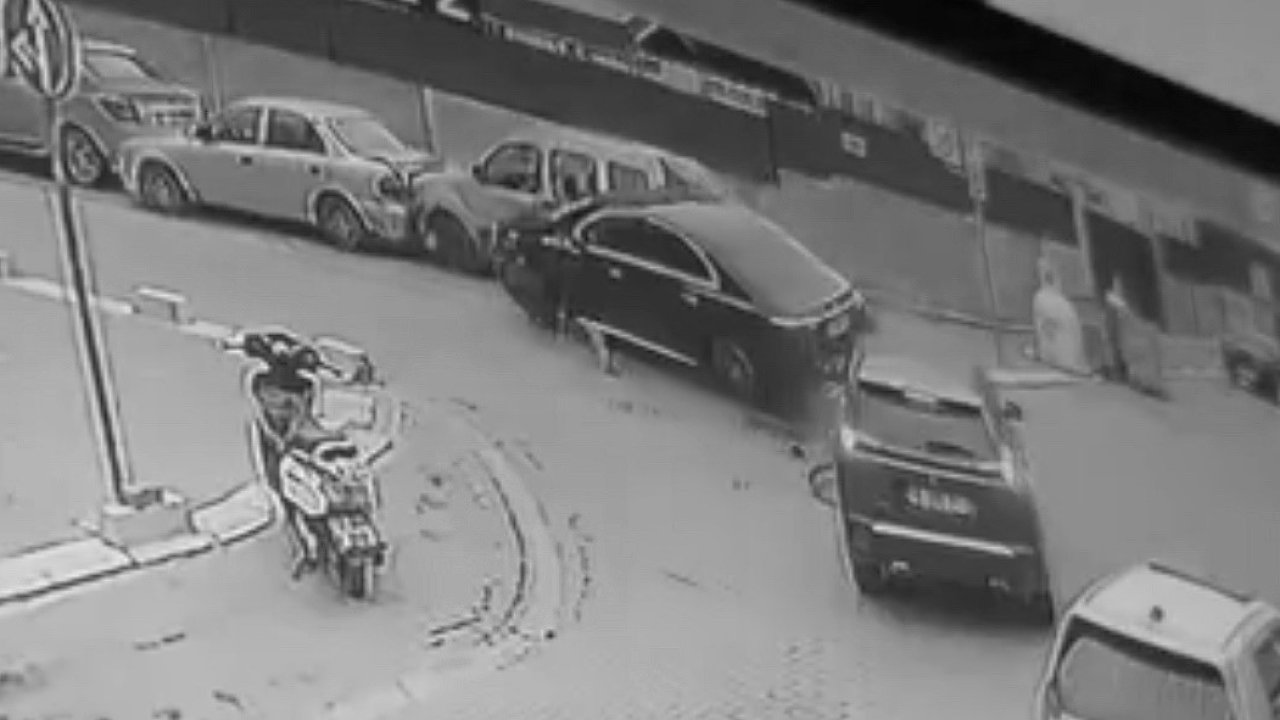 Tekirdağ’da 5 aracın karıştığı zincirleme kaza kamerada