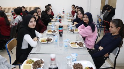 Tercan Kaymakamı öğrencilerle iftar sofrasında