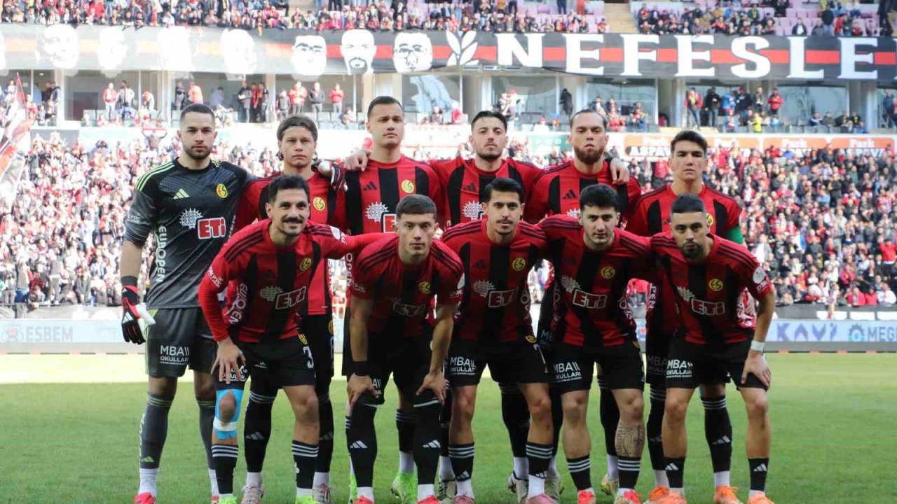 TFF 3. Lig Eskişehirspor: 7 - Bornova 1877 Sportif Yatırımlar: 0