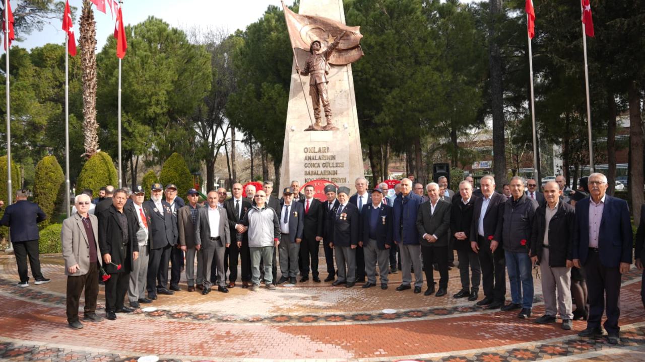 Torbalı’da Çanakkale Zaferi’nin 111. yılı çelenk töreniyle anıldı