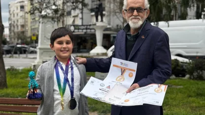 Torundan dedeye en güzel bayram hediyesi