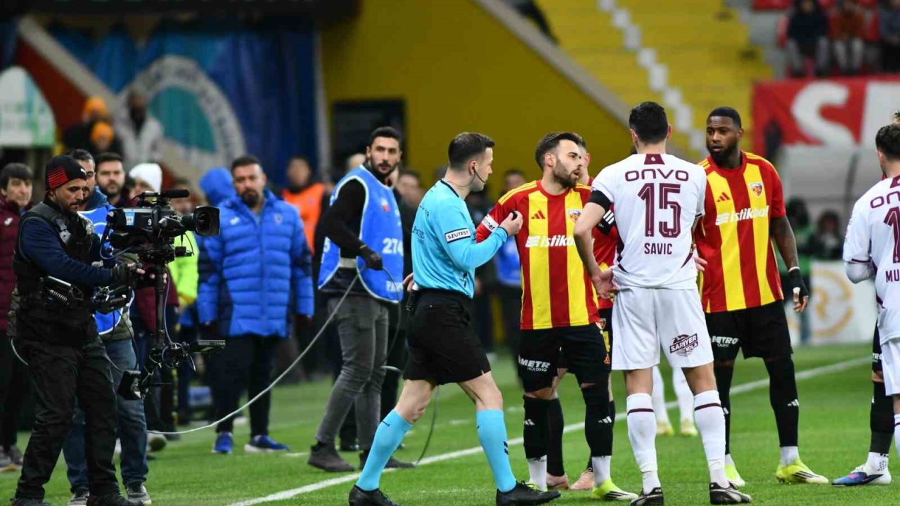 Trendyol Süper Lig: Kayserispor: 0 - Trabzonspor: 1 (Maç devam ediyor)
