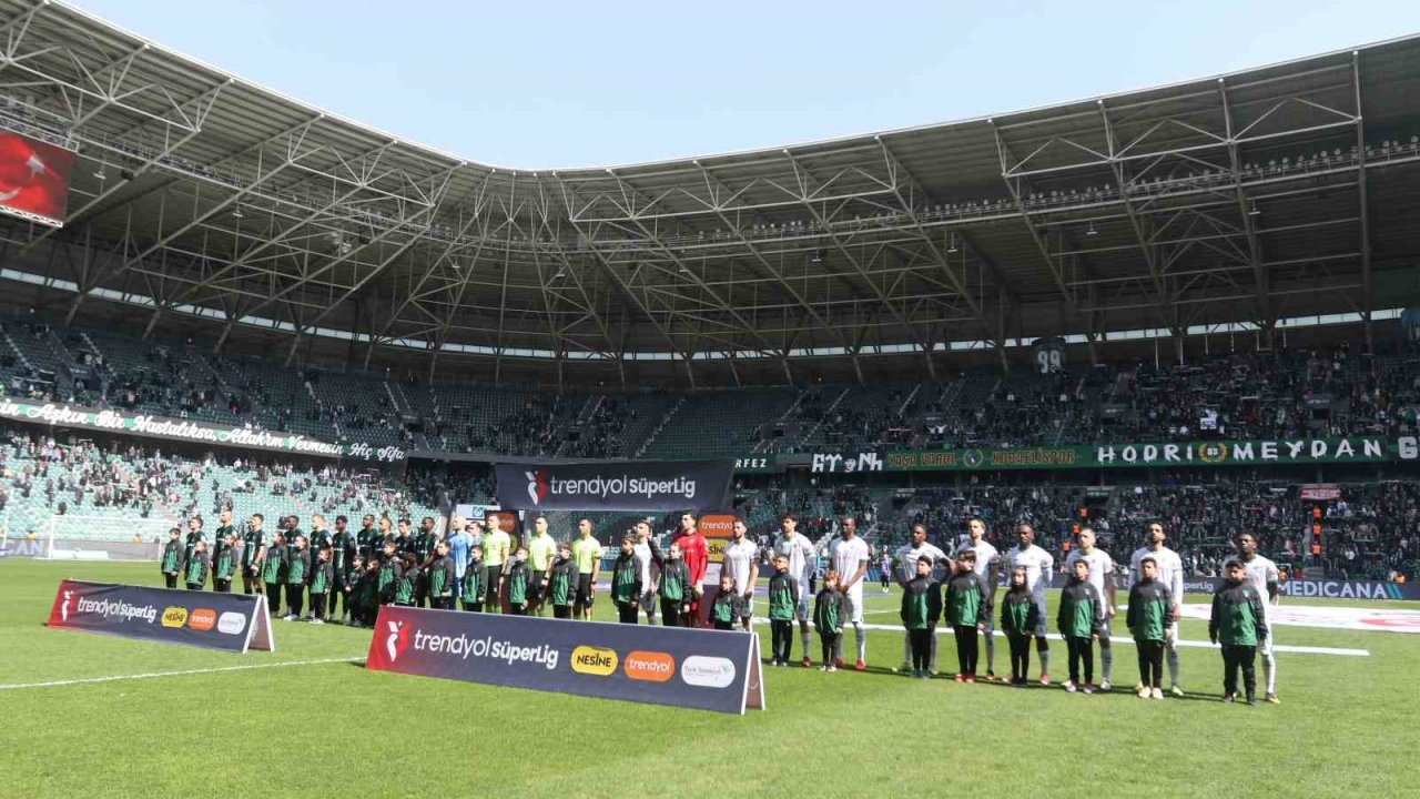 Trendyol Süper Lig: Kocaelispor: 0 - Konyaspor: 0 (Maç devam ediyor)