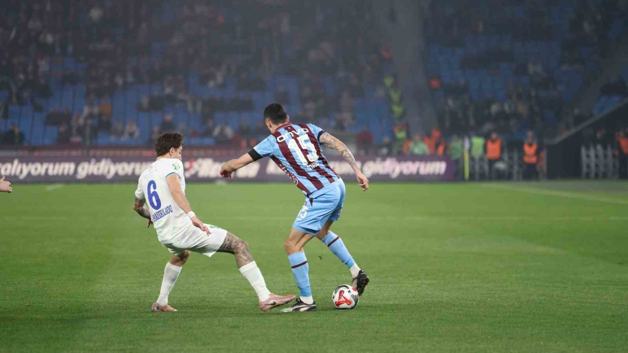 Trendyol Süper Lig: Trabzonspor: 0 - Çaykur Rizespor: 0 (İlk yarı)