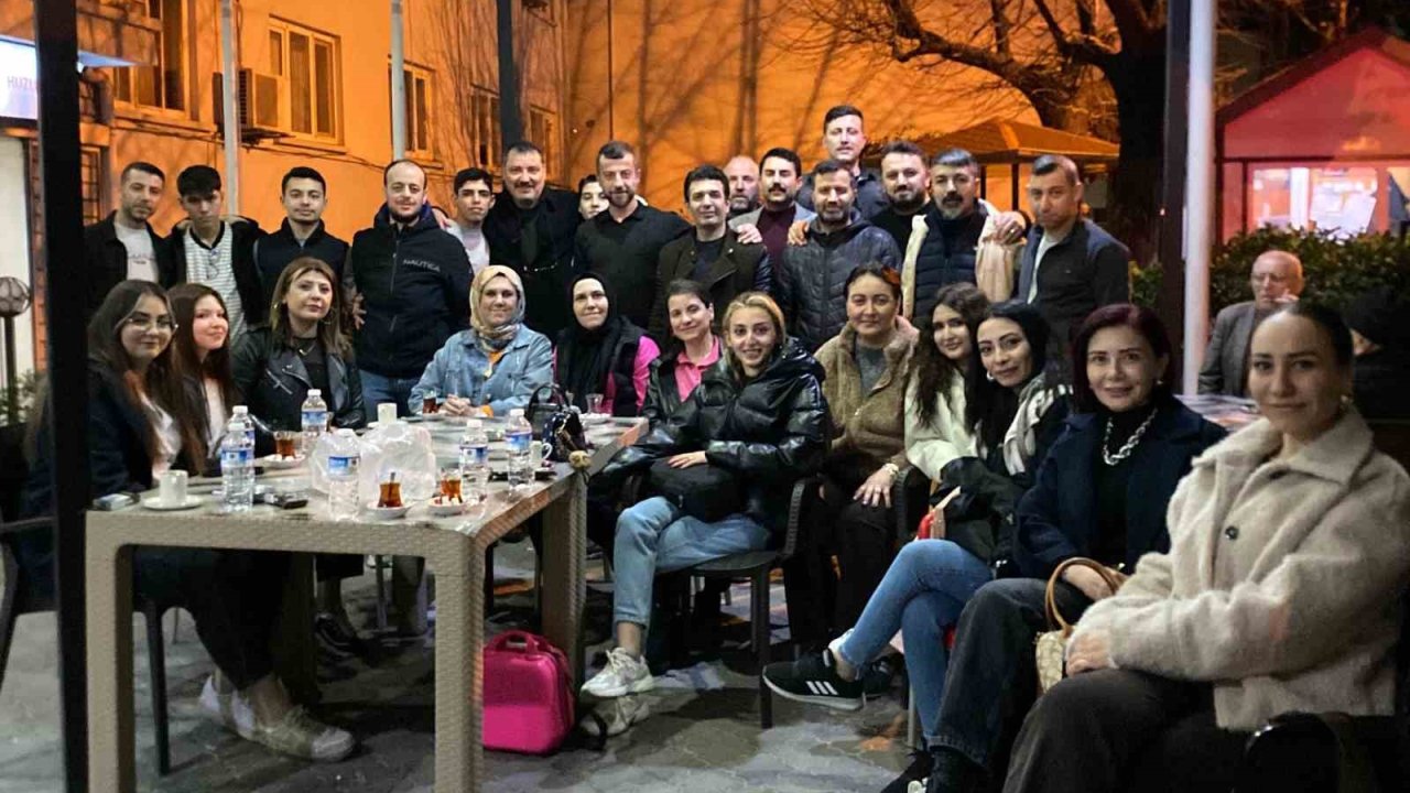 Turgutlu’da kuaförlerden huzurevinde anlamlı hizmet