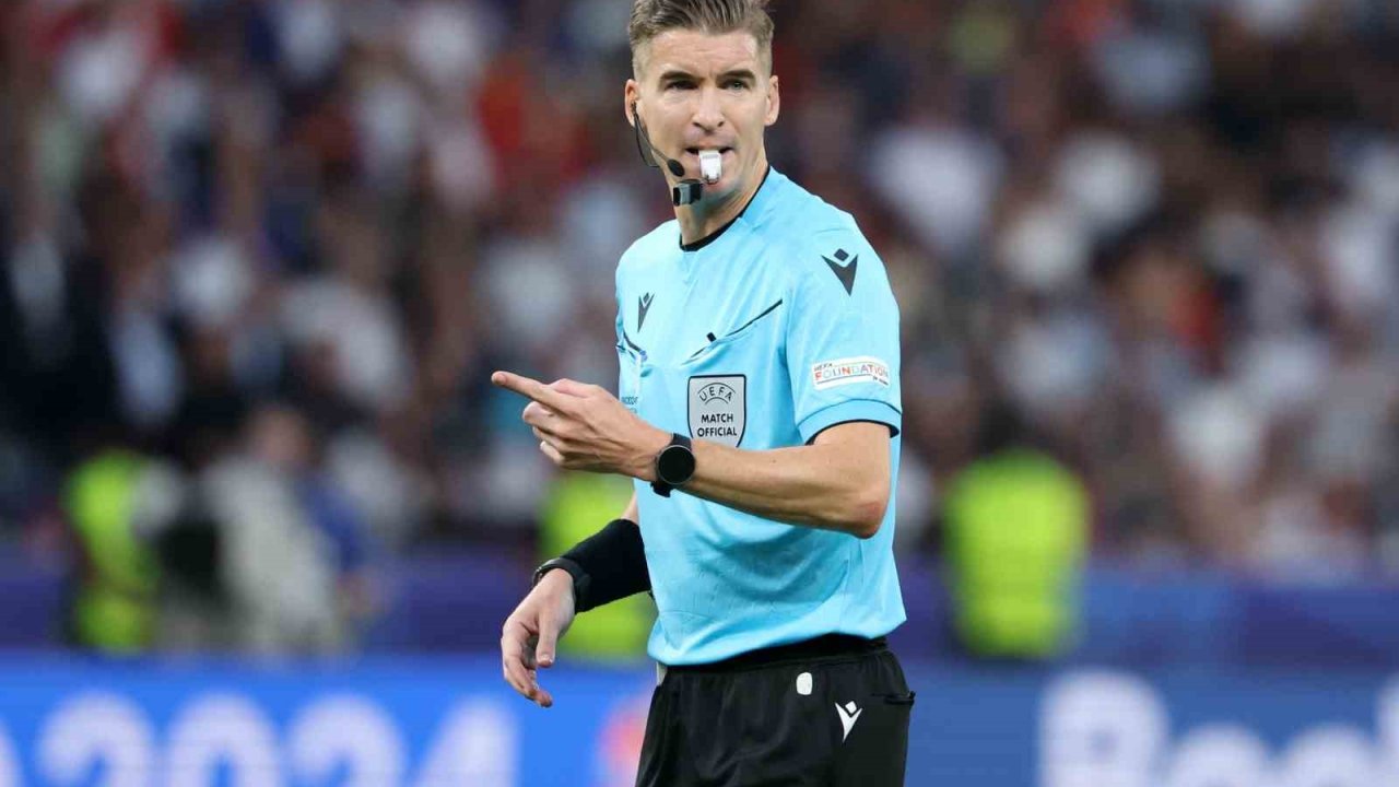 Türkiye - Romanya maçını François Letexier yönetecek