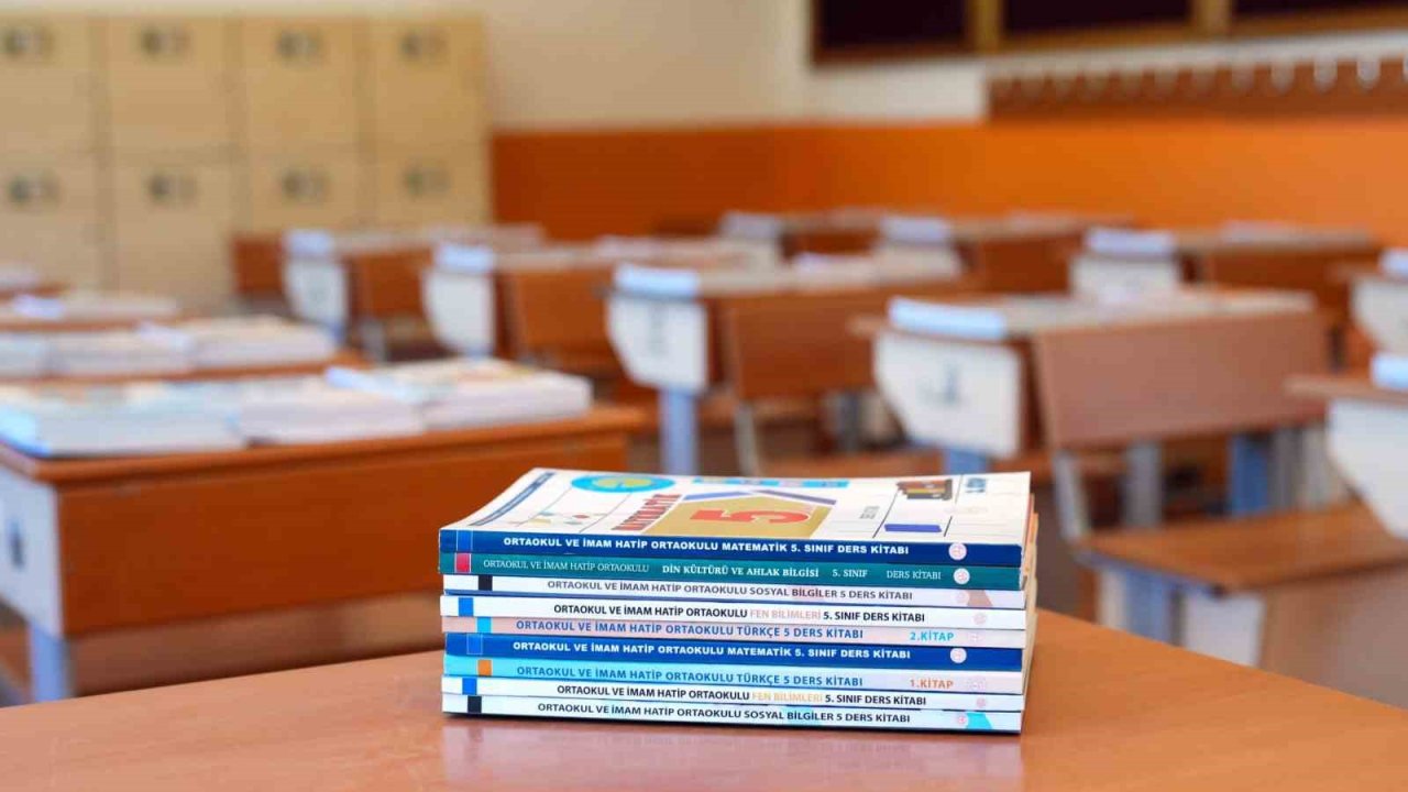 Türkiye Yüzyılı Maarif Modeli’ne uygun diye satılan kitapların, yapılan incelemeler sonucu uygun olmadığı görüldü