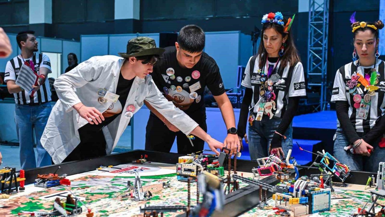 Türkiye’nin bilim kahramanları Fuar İzmir’de yarıştı