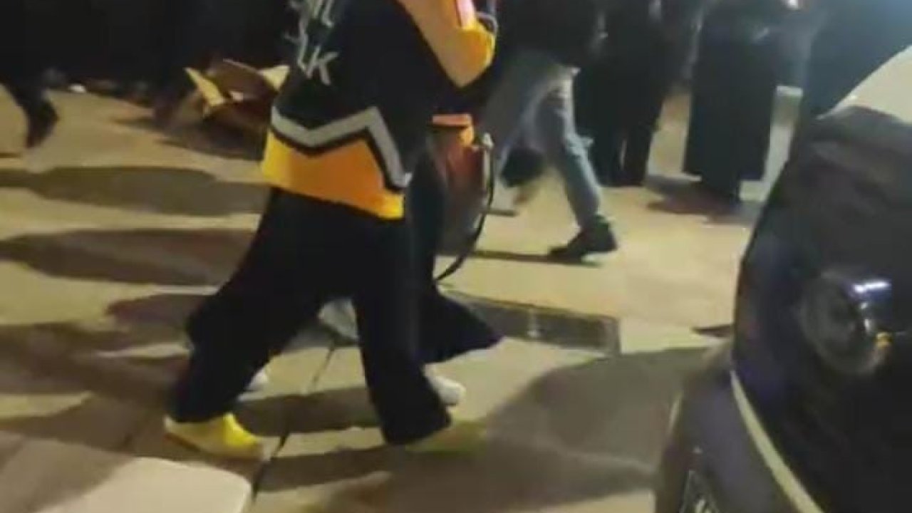 Ulu Camii’nde yoğunluk sebebiyle bir kadın baygınlık geçirdi