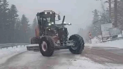 Uludağ’da bayramda kar sürprizi: Yollar beyaza büründü, ekipler seferber oldu