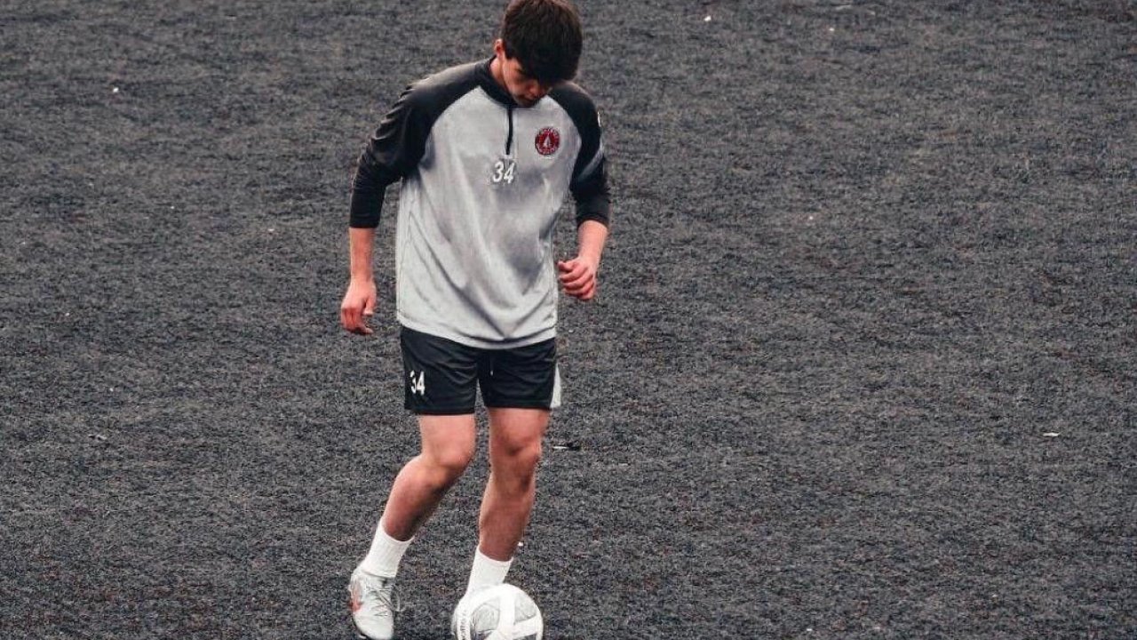Ümraniye’de çakarlı araçla silahlı saldırı: 21 yaşındaki genç futbolcu hayatını kaybetti