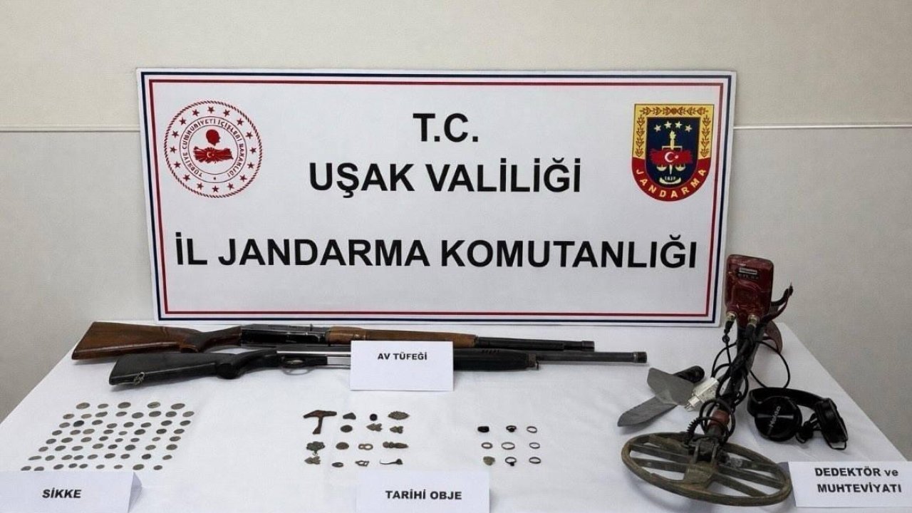 Uşak’ta tarihi eser kaçakçıları 63 sikkeyle yakalandı