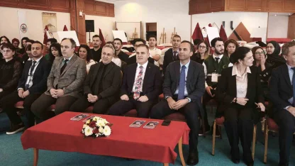 Vali Akbıyık gençlerle çalıştayda buluştu